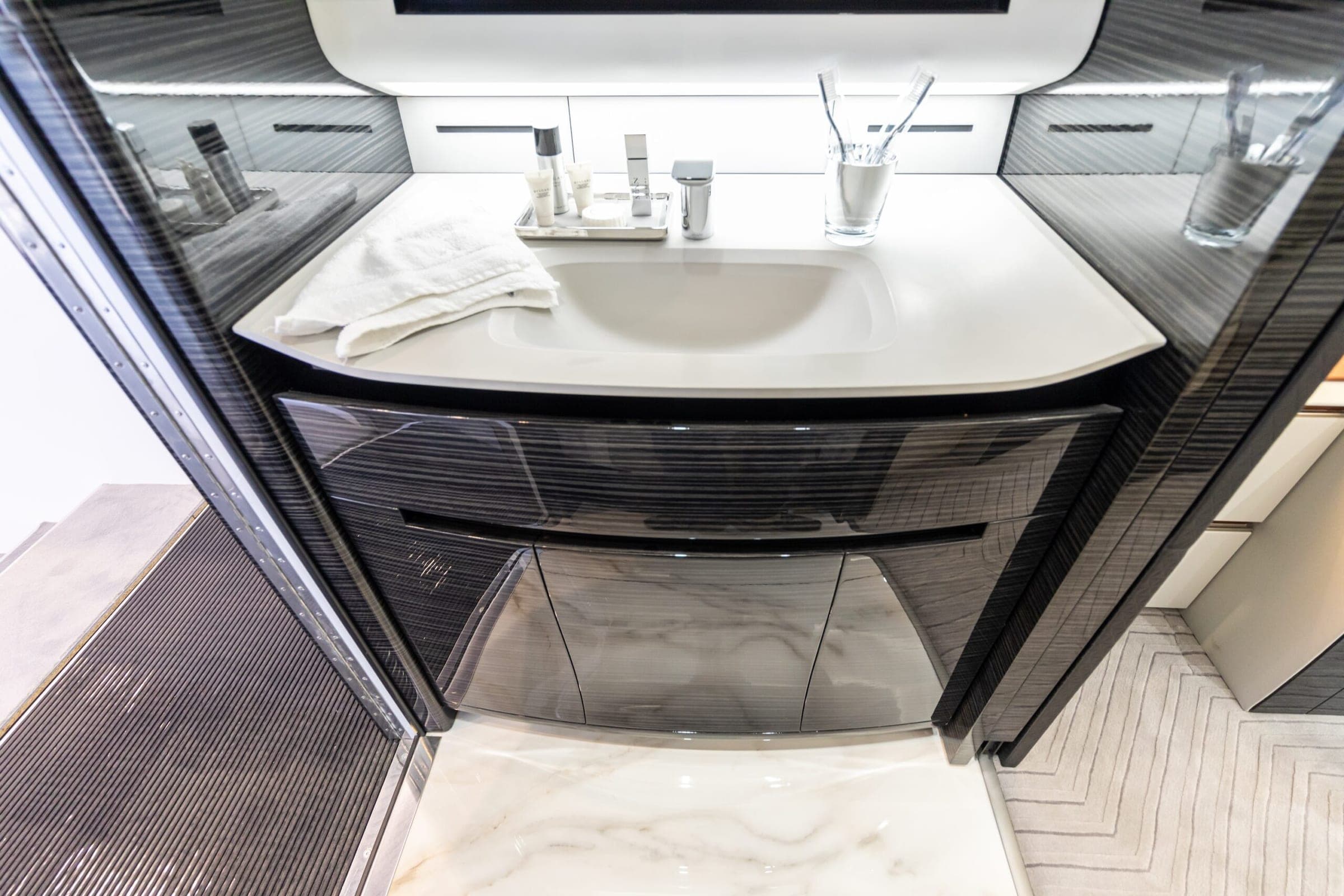 Dassault Falcon 6X interior sink in bathroom