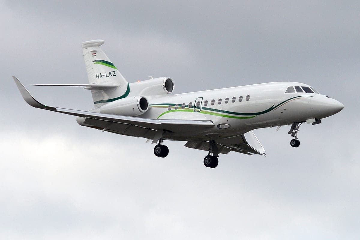 Trijet private jet Dassault Falcon 900LX on approach reg number HA-LKZ