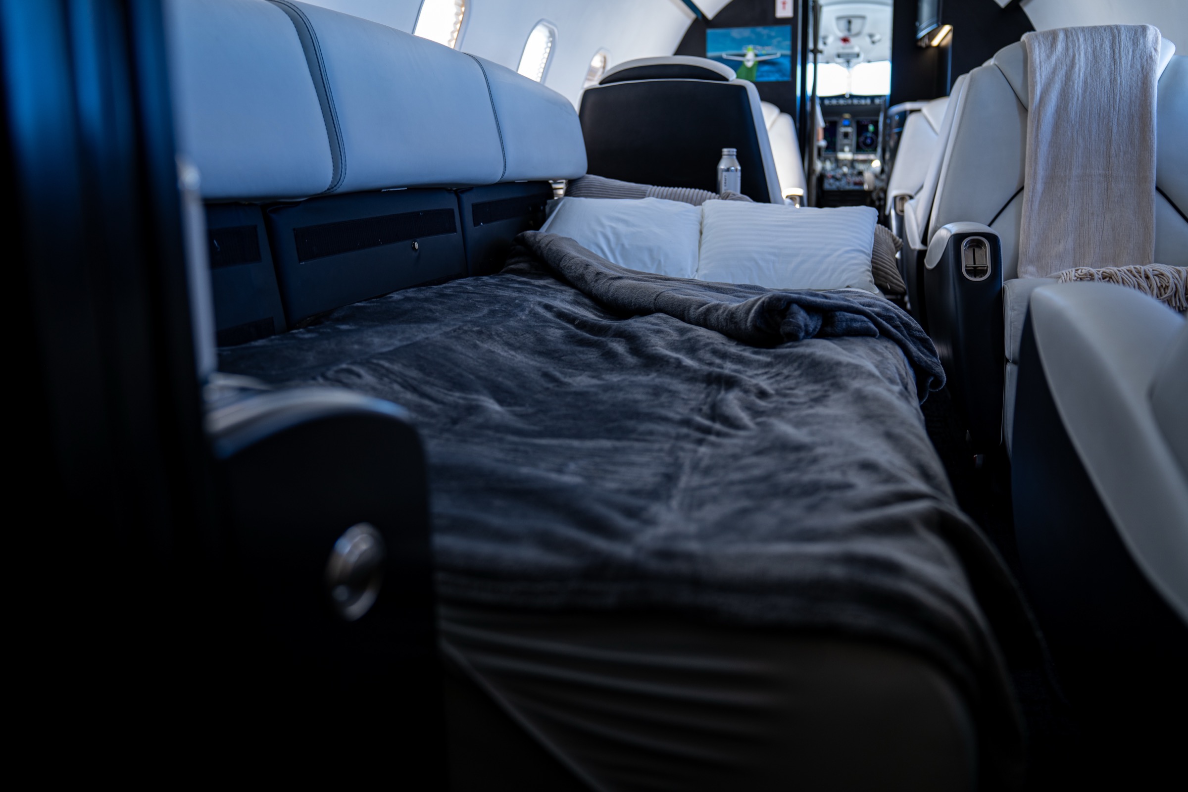 N251FT — interior detail