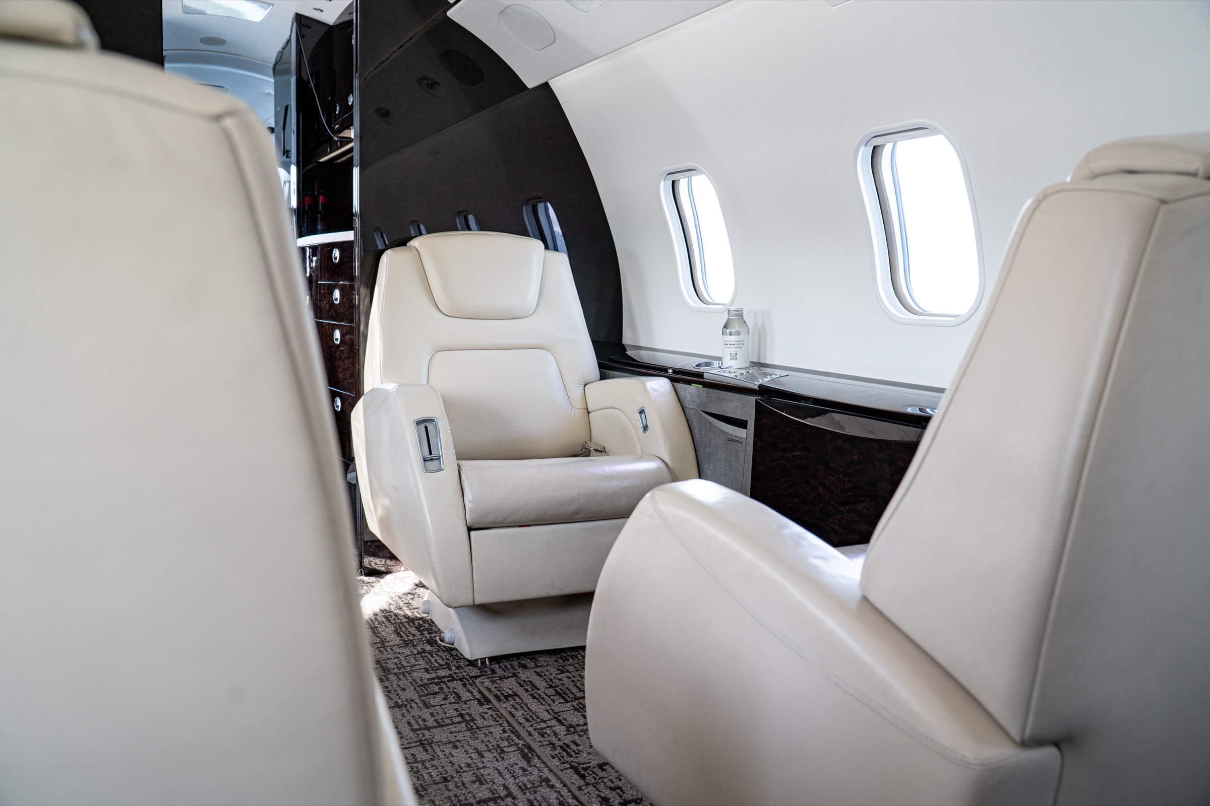 N971MC — interior detail