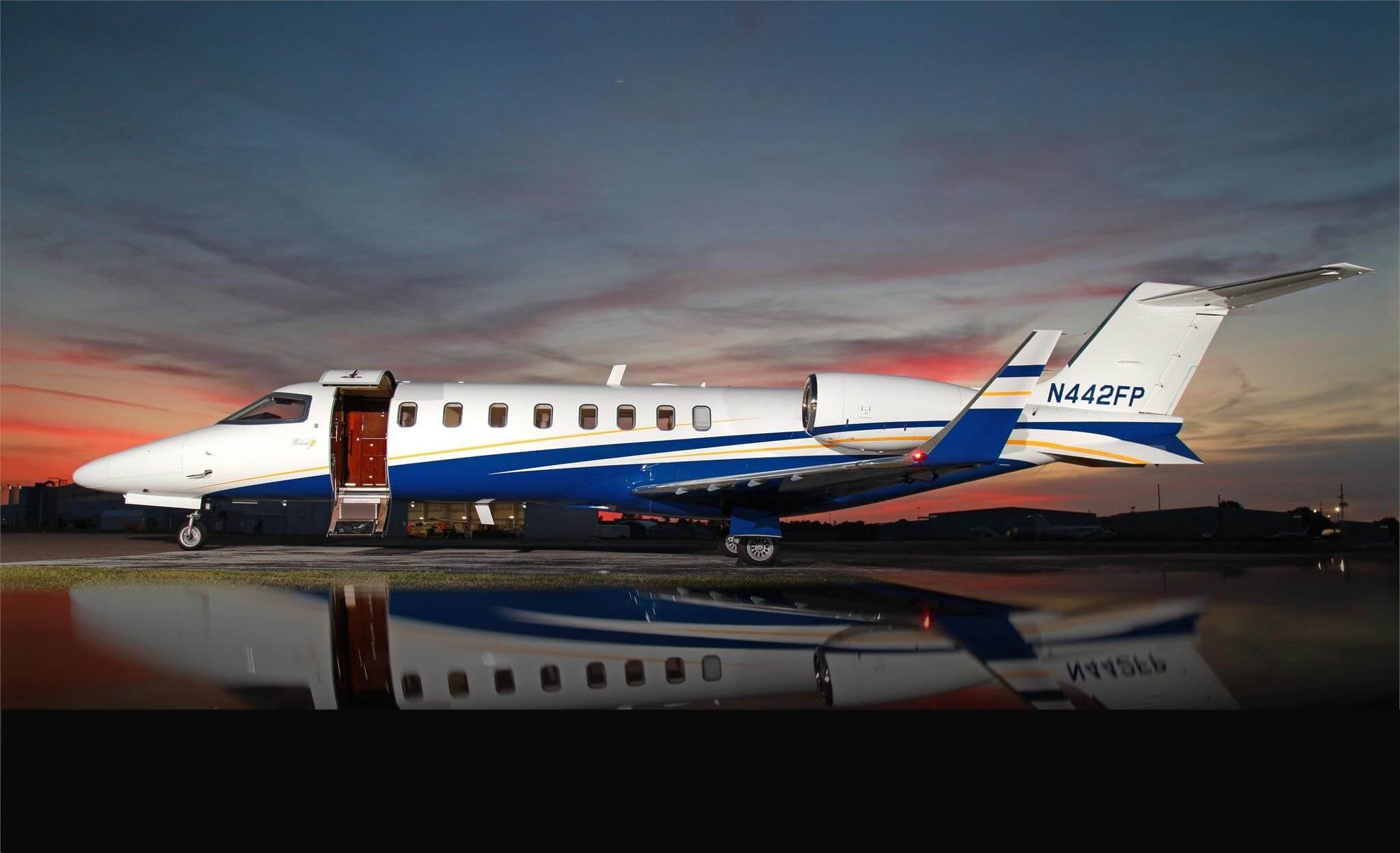 Bombardier Learjet 45XR Exterior