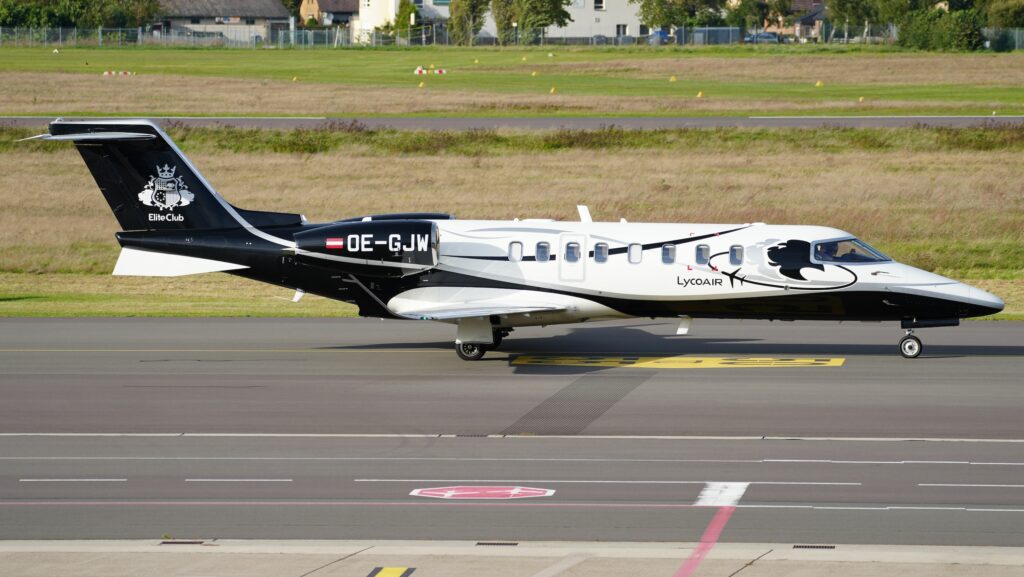 Braunschweig Airport Lycoair Learjet 75 OE-GJW