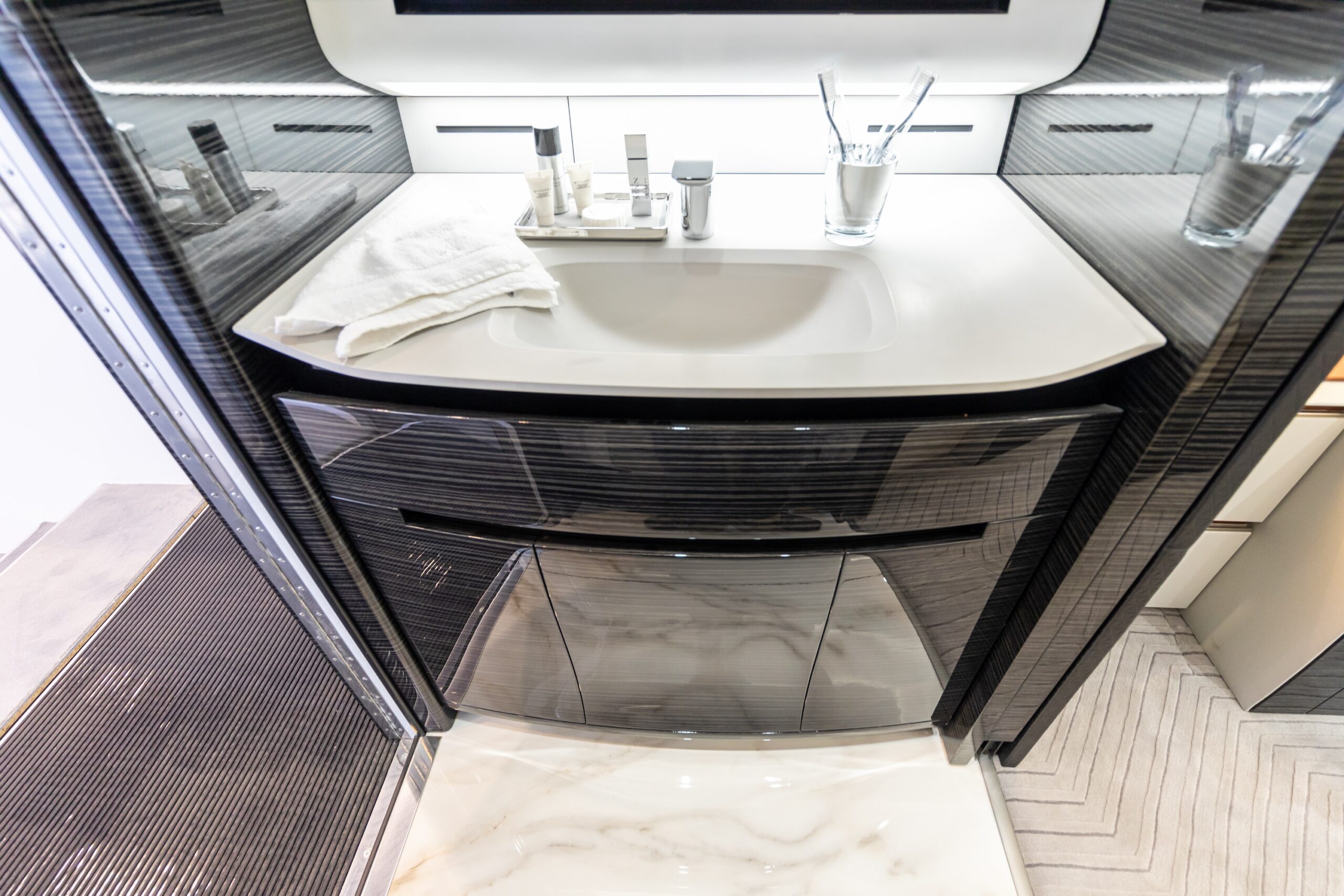 Dassault Falcon 6X interior sink in bathroom