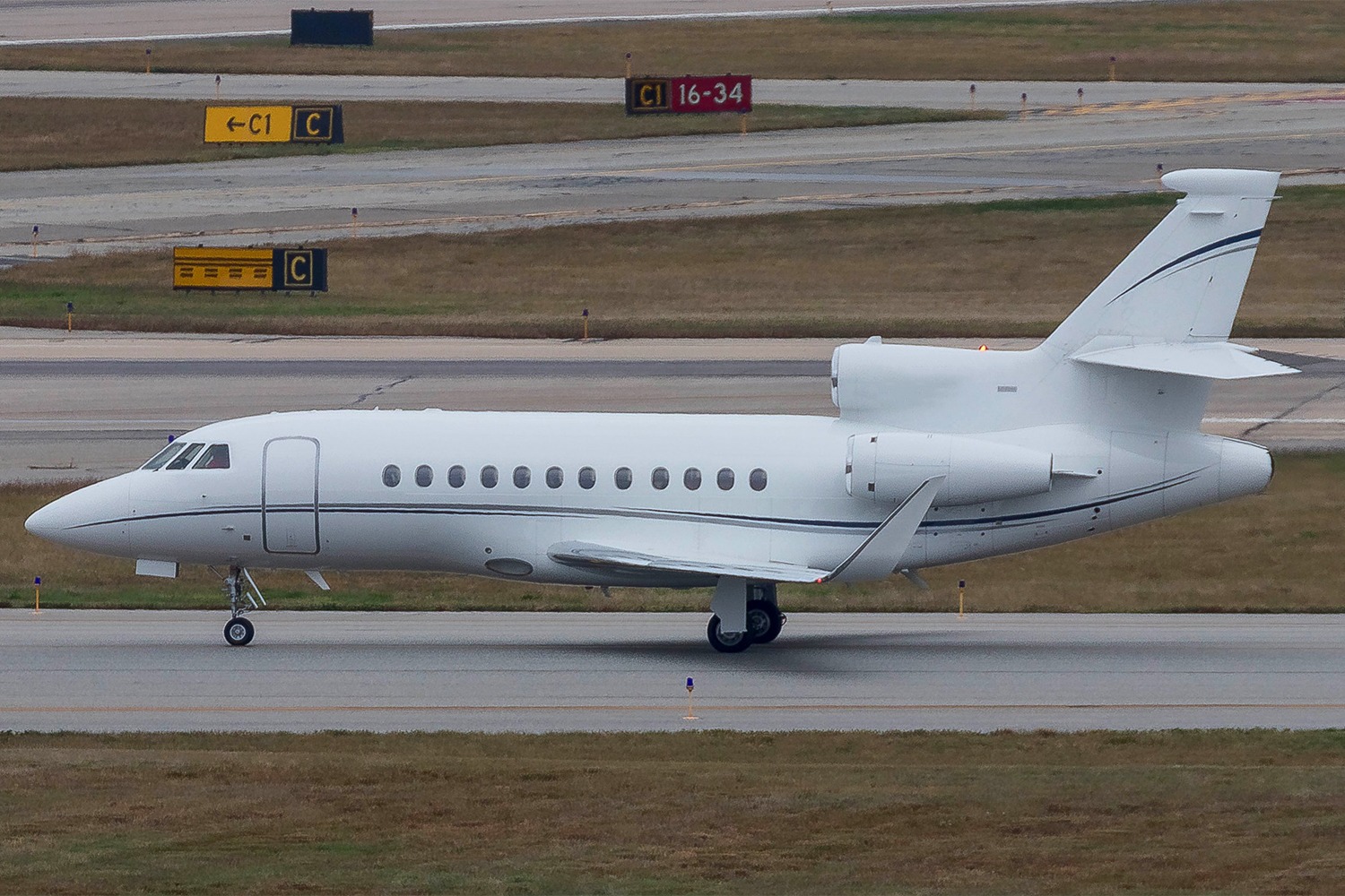 Dassault Falcon 900EX Exterior