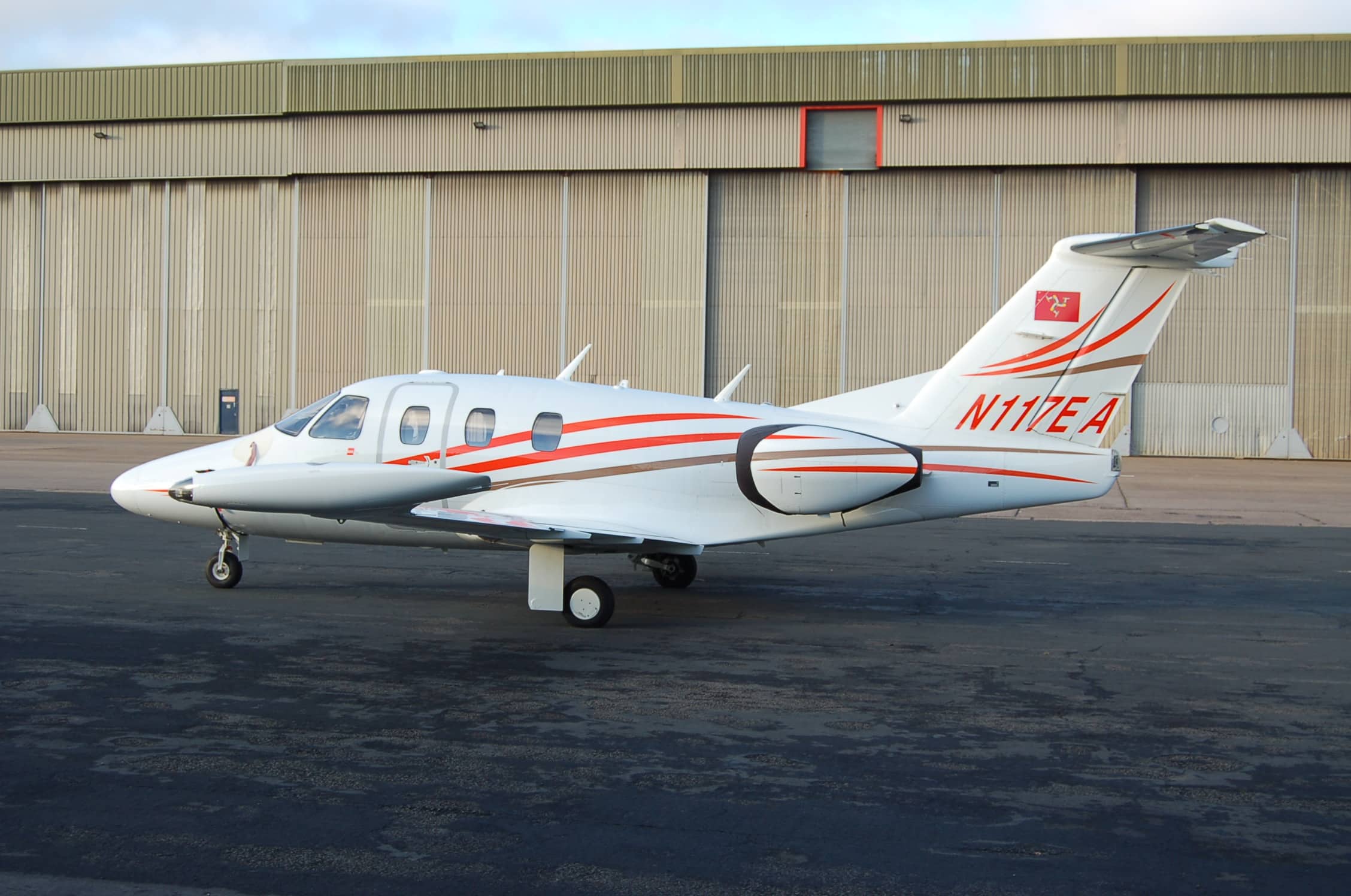 Eclipse 500 Exterior parked at airport