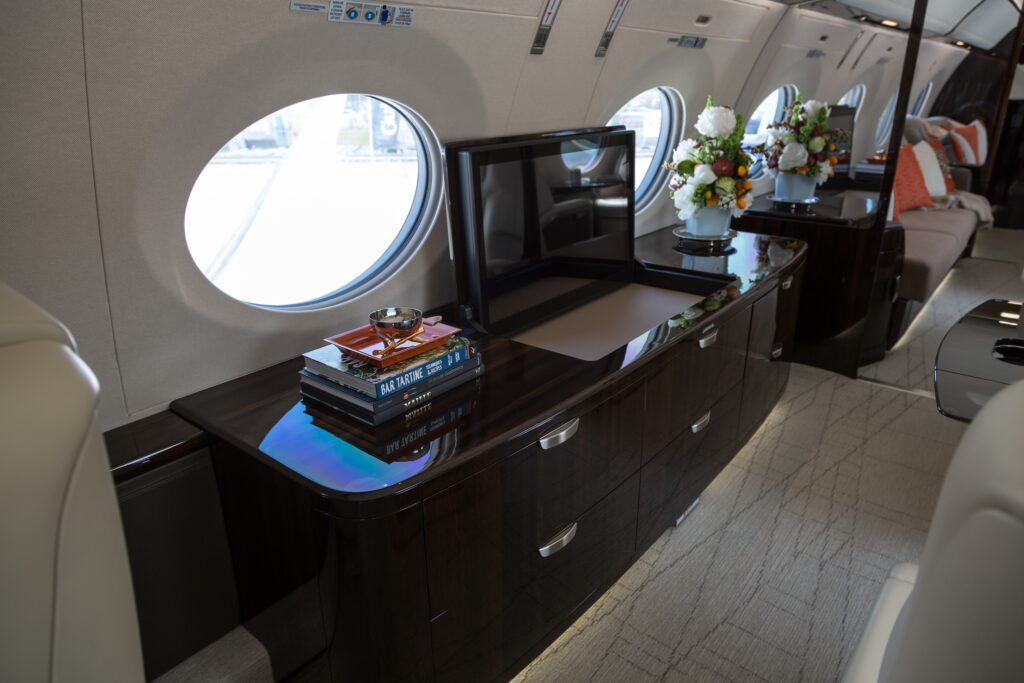 Gulfstream G600 interior TV area