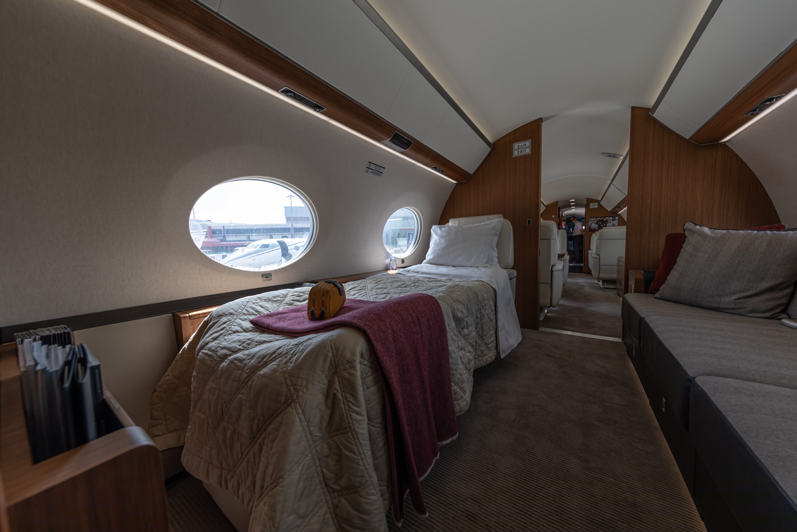 Gulfstream G650 interior with bed