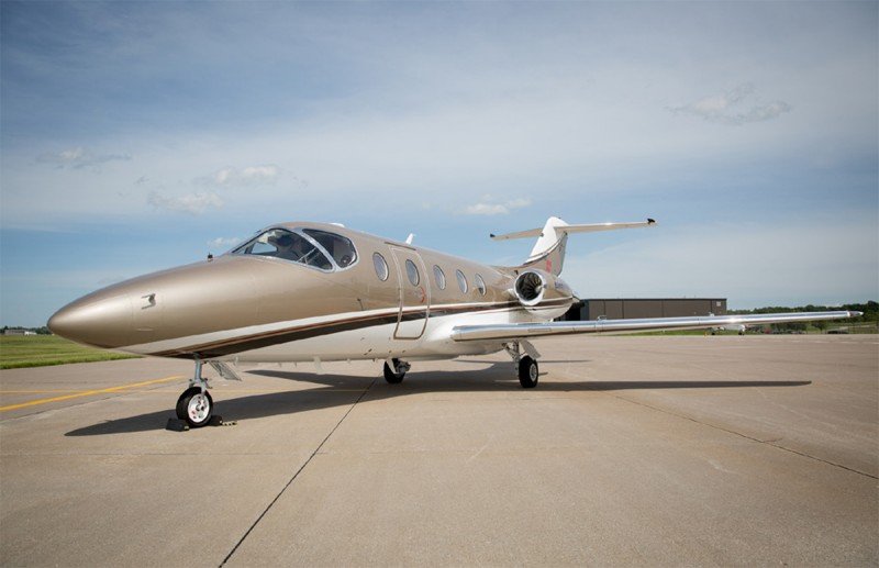 Hawker 400XP Exterior