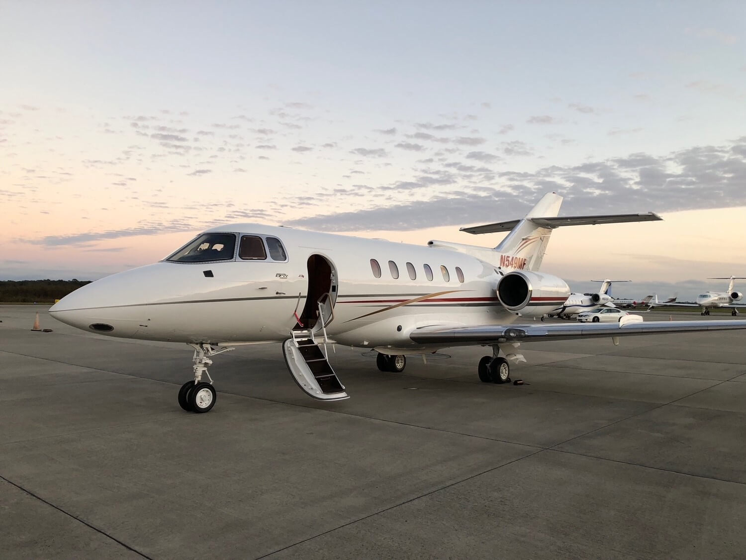 Hawker 800A Exterior