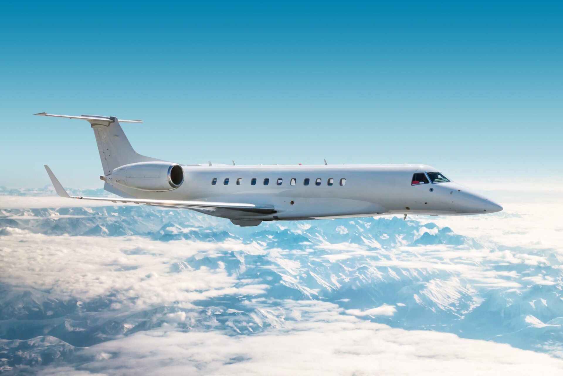 Embraer Legacy 600 exterior in flight